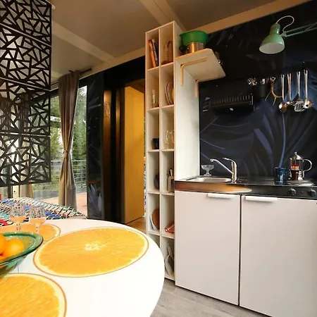 Tiny Haus #02 Cube 18 公寓 *