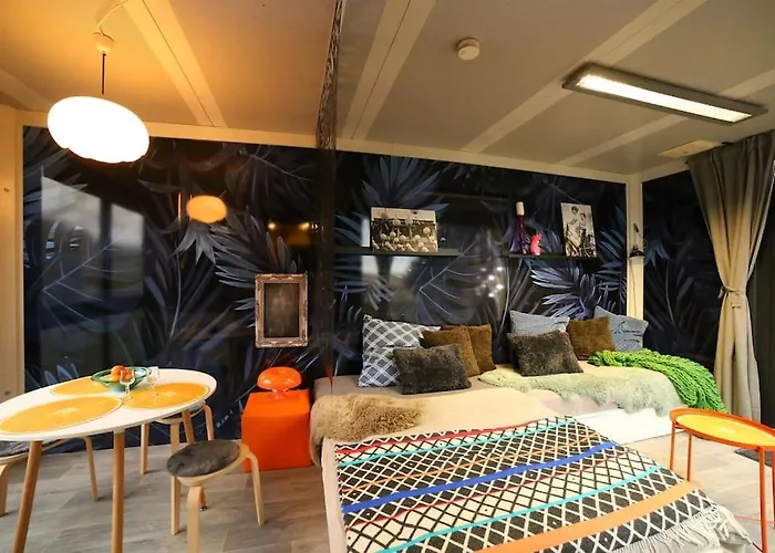 Tiny Haus #02 Cube 18 *